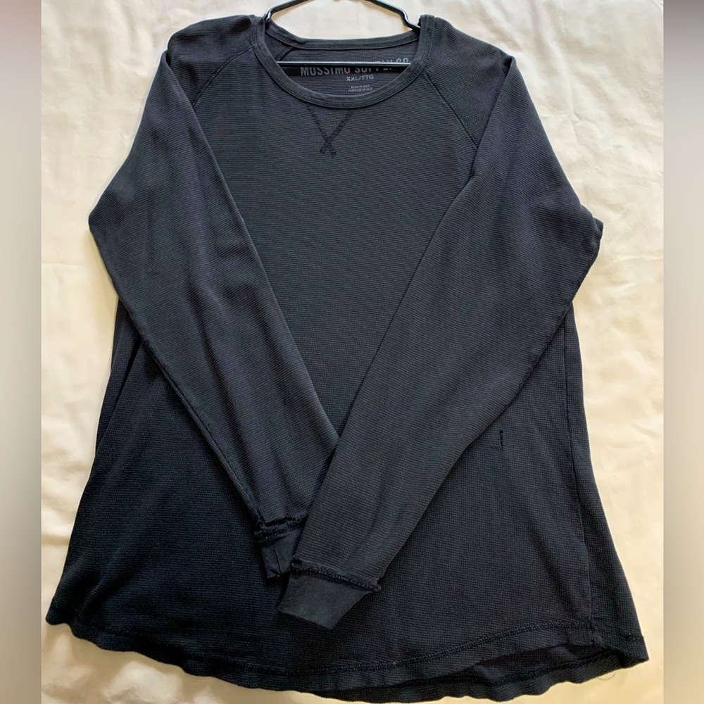 Men’s 2XL Long sleeve Dress shirt/ Color-Black/ In great condition